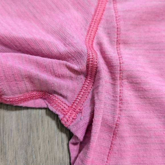 Lululemon Pink V-Neck Women's Top - Flaws - 6? - Preloved - Picture 7 of 11